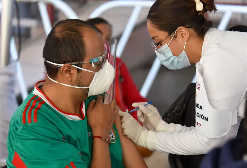 Edomex: Aplicar&aacute;n segunda dosis a mayores de 30 en 18 municipios