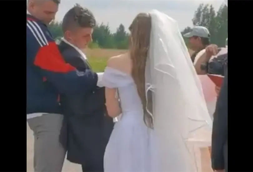Llega borracho a su boda, no se pod&iacute;a sostener y a&uacute;n as&iacute; novia se casa con &eacute;l