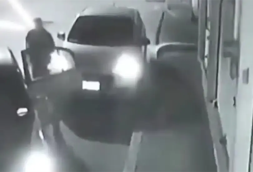 Secuestradores le cierran el paso a un automovilista, pero &eacute;ste logra huir