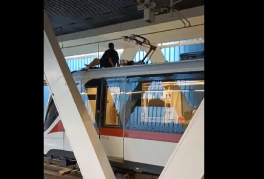 Captan a hombre en techo del Tren Ligero; se salvó de morir electrocutado Captan a hombre en techo del Tren Ligero; se salvó de morir electrocutado