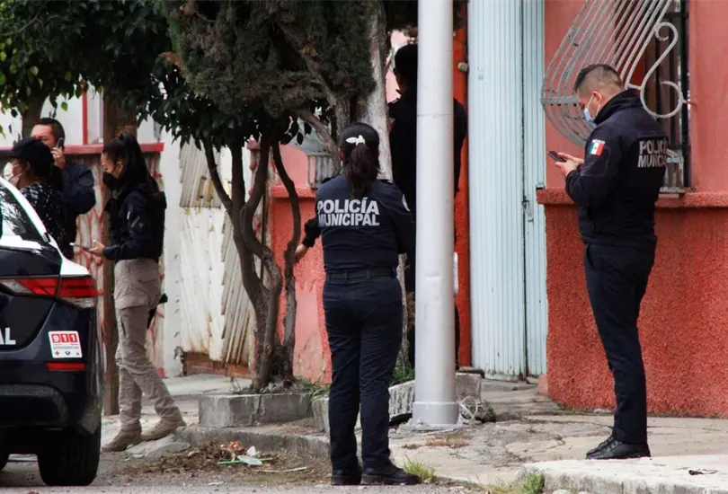 Adulto mayor fallece y encuentran cad&aacute;ver escondido en su casa