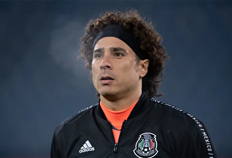 Tras derrota de México medios brasileños atacan a Memo Ochoa Tras derrota de México medios brasileños atacan a Memo Ochoa