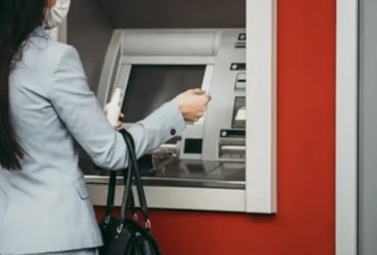 Los cajeros que cobran comisiones más altas por retiro de efectivo de otros bancos Los cajeros que cobran comisiones más altas por retiro de efectivo de otros bancos