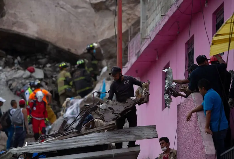 Unas 80 viviendas deber&aacute;n ser evacuadas por derrumbe del cerro del Chiquihuite