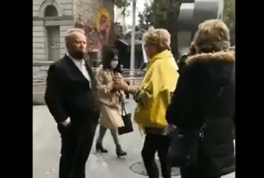 ¡Fuera, fuera!, gritan al líder de FRENAAA durante una manifestación ¡Fuera, fuera!, gritan al líder de FRENAAA durante una manifestación