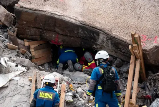 Rescatan cuerpo de la menor desparecida en el derrumbe del cerro del Chiquihuite
