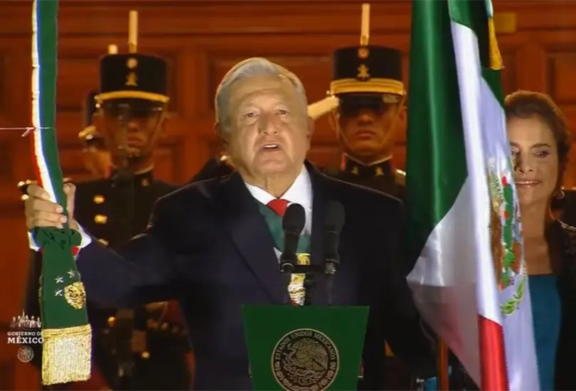 AMLO da el Grito en un Z&oacute;calo vac&iacute;o y recordando al M&eacute;xico prehisp&aacute;nico