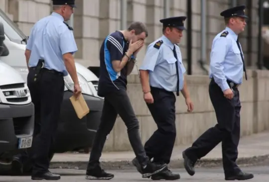 Critican condena para Eric Eoin, el mayor distribuidor de pornografía infantil Critican condena para Eric Eoin, el mayor distribuidor de pornografía infantil
