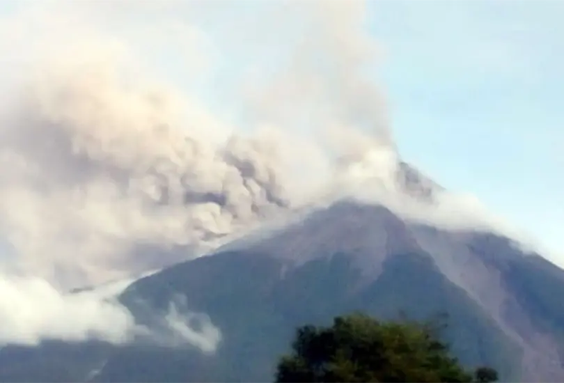 En menos de una semana tres volcanes ponen en alerta a las autoridades