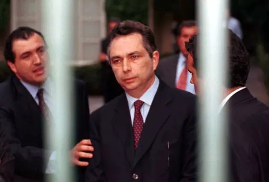 Carlos Cabal Peniche, otra vez en el ojo del huracán Carlos Cabal Peniche, otra vez en el ojo del huracán