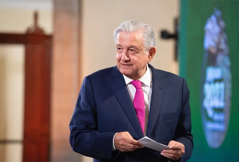 AMLO revela que enfrent&oacute; una tormenta durante vuelo en helic&oacute;ptero junto a Slim