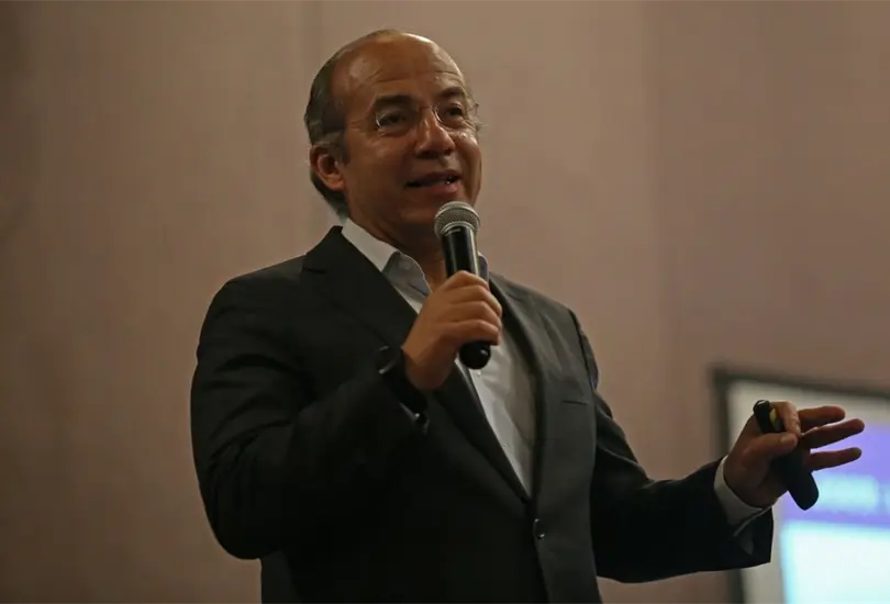 Quitar el Monumento a Col&oacute;n es un delito, le roban a la CDMX: Felipe Calder&oacute;n 