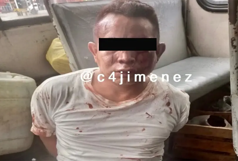 Pasajeros golpean y balean a ladrón con su propia pistola Pasajeros golpean y balean a ladrón con su propia pistola