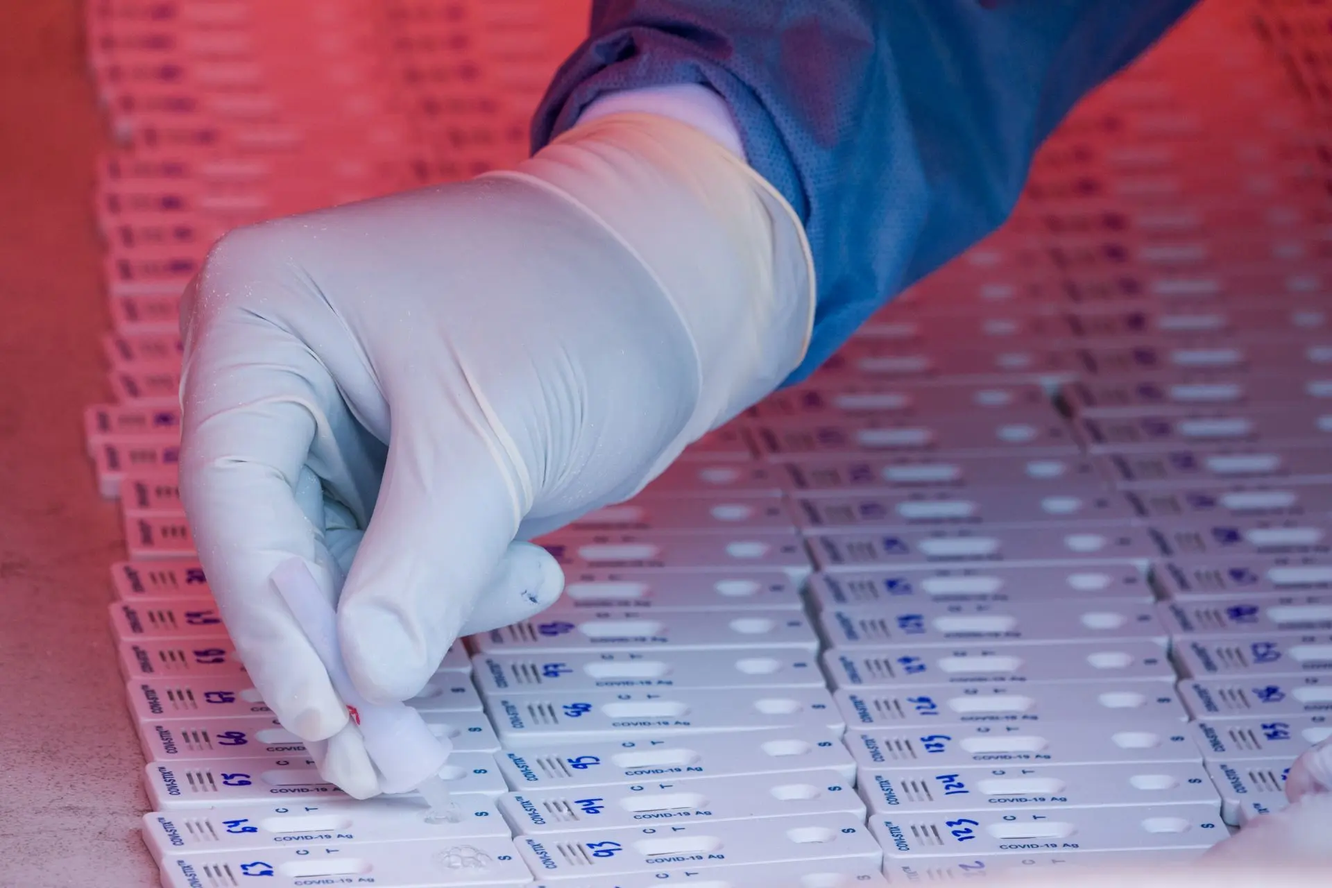 Autoridades capitalinas aumentaron a 17 los espacios autorizados para la toma de muestras en las diferentes alcaldías tras el aumento exponencial de casos positivos. Fuente: Galo Cañas/Cuartoscuro