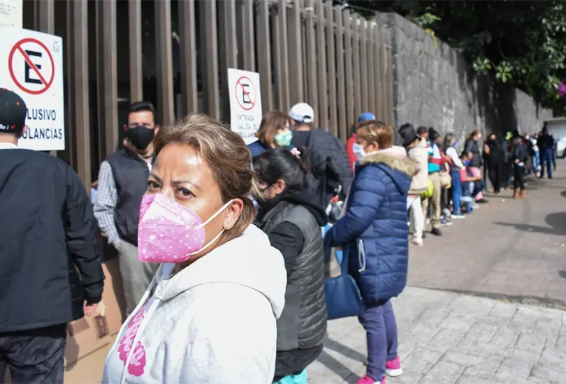 &iquest;Cu&aacute;nto tiempo puede contagiar una persona con la variante &Oacute;micron?