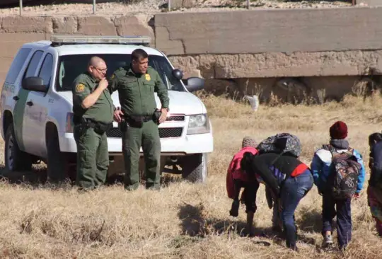 Mexicano muere bajo custodia de autoridades fronterizas de Estados Unidos; investigan caso