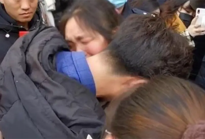 Hombre que fue robado cuando era ni&ntilde;o encuentra a su familia 33 a&ntilde;os despu&eacute;s 