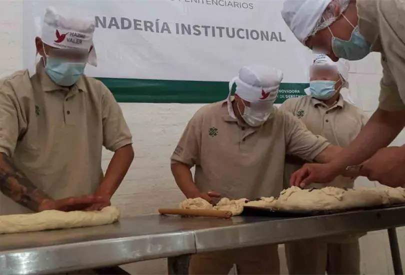 Reos del Reclusorio Norte cocinar&aacute;n roscas de reyes para personas de escasos recursos