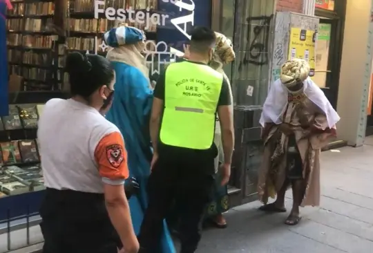 Detienen a los Reyes Magos por presuntamente robar un celular | VIDEO