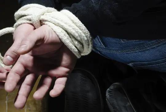 Confunden a empleado con el dueño de una empresa y lo secuestran en Ecatepec Confunden a empleado con el dueño de una empresa y lo secuestran en Ecatepec