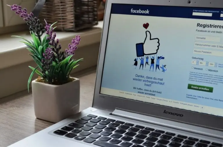 Facebook - Pexels