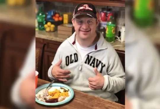 Restaurante despide a hombre con síndrome de Down tras 20 años por "no poder trabajar normal" Restaurante despide a hombre con síndrome de Down tras 20 años por "no poder trabajar normal"