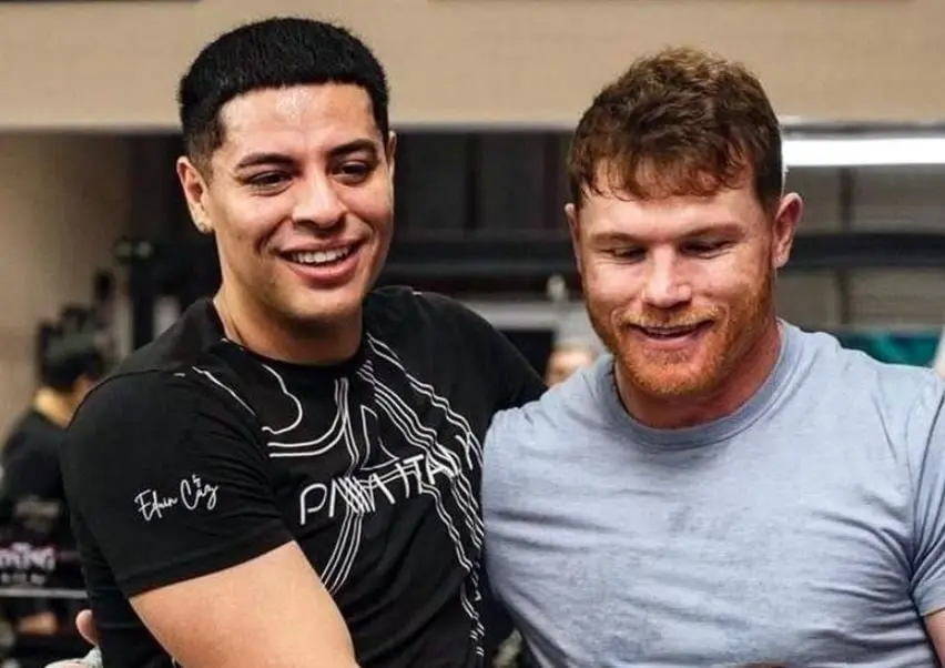 Eduin Caz, vocalista de la banda es buen amigo del pugilista tapat&iacute;o.