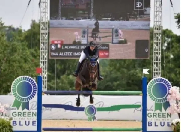  Emily ha participado en importantes competencias como el North American Youth Championship y se enorgullece de portar los colores mexicanos en &eacute;stas.