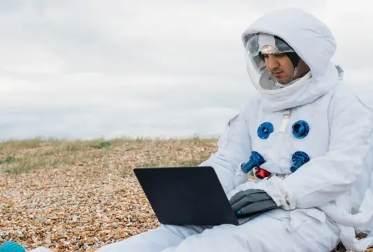 Estafador se hace pasar por astronauta