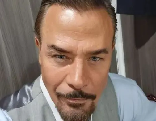 Era el primo de Rodrigo, quien quer&iacute;a quedarse con la compa&ntilde;&iacute;a.