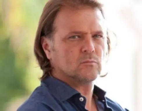 Ren&eacute; Strickler | Dr. Alonso Santove&ntilde;a