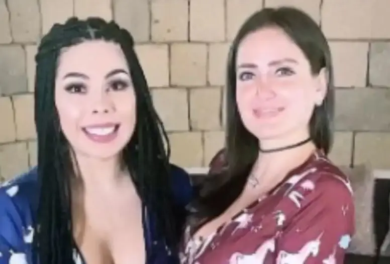Recientemente, Lora dio nuevamente de qu&eacute; hablar por compartir en Instagram fotograf&iacute;as candentes junto a Lizbeth Rodr&iacute;guez. Lora tambi&eacute;n es influencer y su cuenta suma m&aacute;s de 10 millones de seguidores.