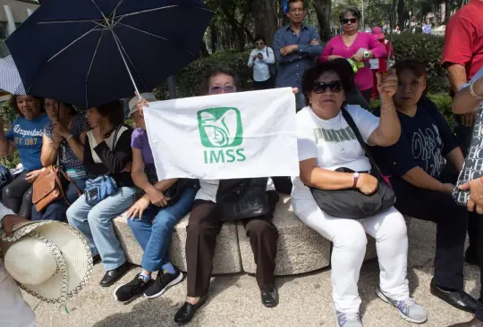 Aquí te decimos cuándo es el pago del aguinaldo a los pensionados del IMSS. 