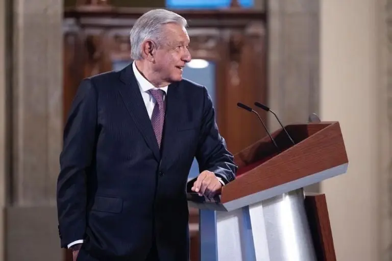 AMLO durante una conferencia de prensa mañanera. Foto: Presidencia.