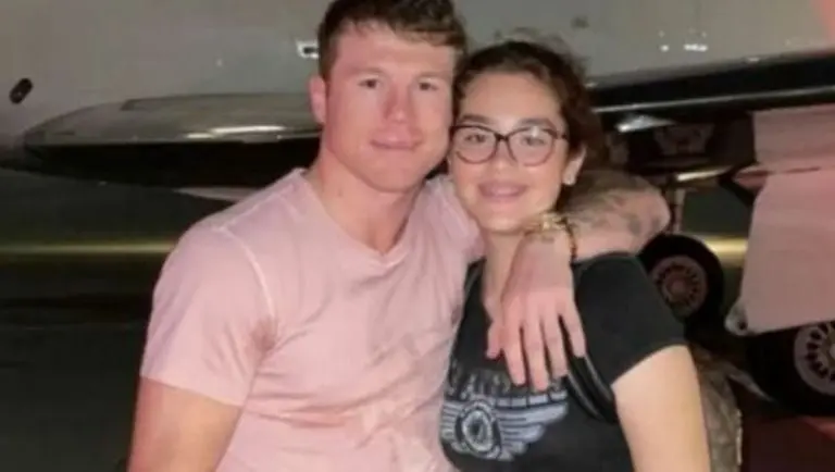 'Canelo' Álvarez con su hija Emily Cinnamon. Foto: especial.