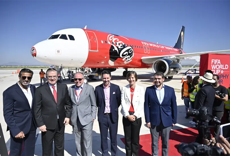La Copa del Mundo lleg&oacute; al Aeropuerto Felipe &Aacute;ngeles (AIFA) y fue recibida por el secretario de Relaciones Exteriores, Marcelo Ebrard