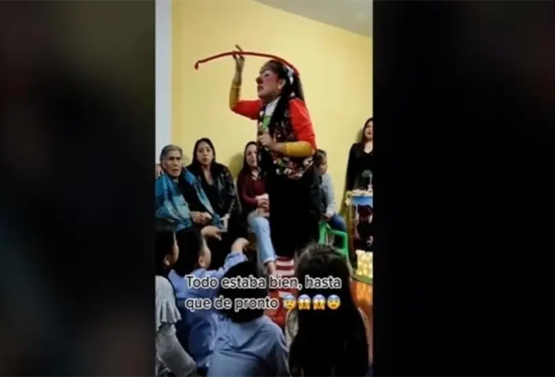 El peque&ntilde;ito logr&oacute; robarse el show de la payasita tras la confesi&oacute;n Cr&eacute;ditos: Captura de pantalla 