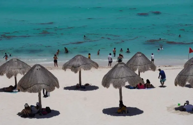 Alertan sobre 'montaviajes' que operan en internet. Foto: Cuartoscuro.