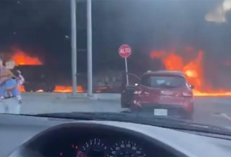 Debido a la explosi&oacute;n m&aacute;s de cien viviendas y 50 veh&iacute;culos resultaron da&ntilde;ados Cr&eacute;ditos: Captura de pantalla 