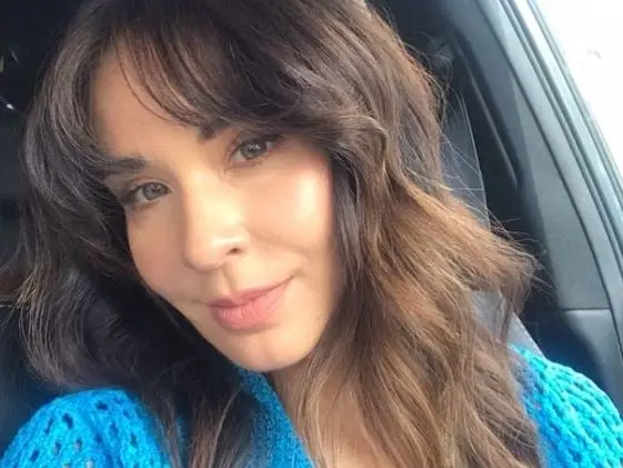 Era la hija adoptiva de Aguirre, quien era una joven dulce hasta que se entera que es la hija perdida de Victoria y se encapricha con Pacheco.