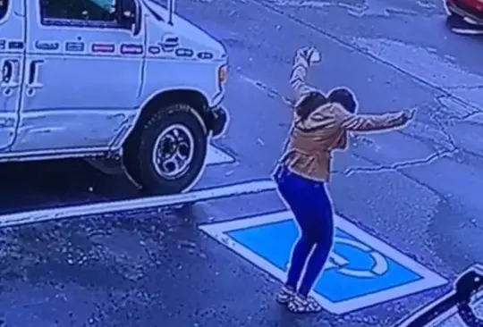 La mujer cautivó a los internautas por bailar como si no hubiera un mañana al conseguir el empleo de sus sueños La mujer cautivó a los internautas por bailar como si no hubiera un mañana al conseguir el empleo de sus sueños