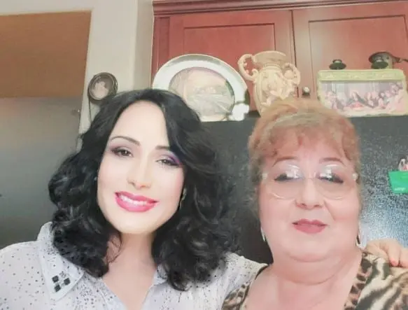 Desde que ten&iacute;a dos a&ntilde;os de edad, sinti&oacute; gusto por la m&uacute;sica de diferentes g&eacute;neros.