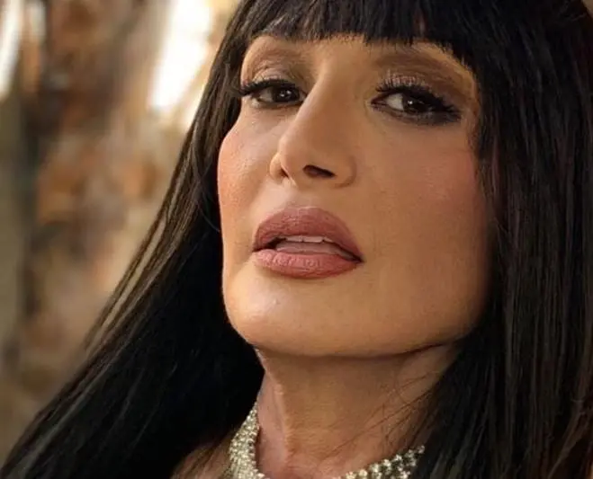 Un a&ntilde;o despu&eacute;s, se cas&oacute; con el cantante Marco Antonio Sol&iacute;s 'El Buki', con quien tuvo a su hija Beatriz Adriana Sol&iacute;s. 