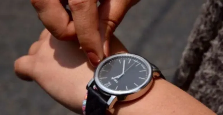¿Se atrasa o se adelanta el reloj? Foto: Cuartoscuro.