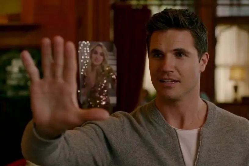 Un hombre muere en un accidente y tiene la oportunidad de cargar su mente a un programa de computadora, donde puede vivir para siempre en un mundo sin dolor.