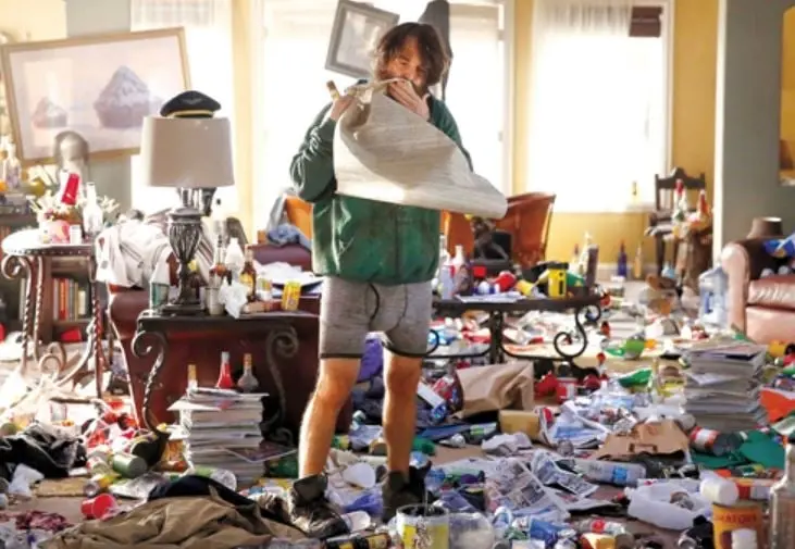 Una epidemia acaba con la población mundial en el 2022. Con todos, menos con Phil Miller, quien ahora recorre Estados Unidos, Canadá y México con su camioneta, en busca de otros supervivientes.