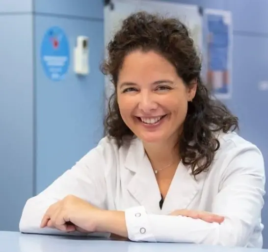 La Dra. Elena Garralda, encargada de los ensayos con Omomyc