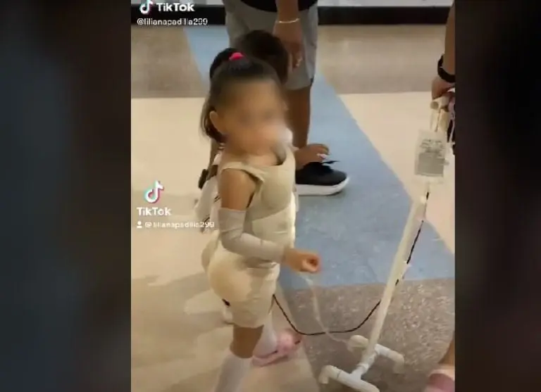 Disfraz de mujer operada causa polémica (TikTok)