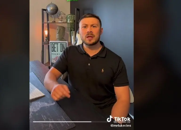 Tiktoker presume que se estaciona donde quiere (TikTok)
