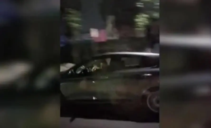 En el video se observa que el agresor dispar&oacute; en varias ocasiones contra la familia Cr&eacute;ditos: Captura de pantalla 